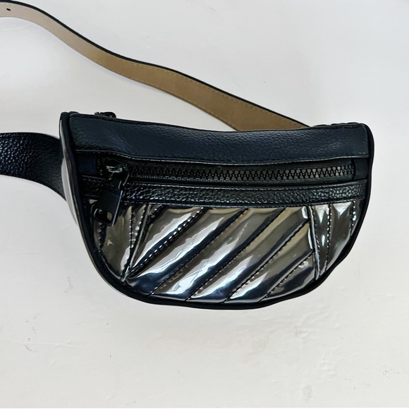 Steve Madden Small Black Funny Bag - Picture 1 of 11